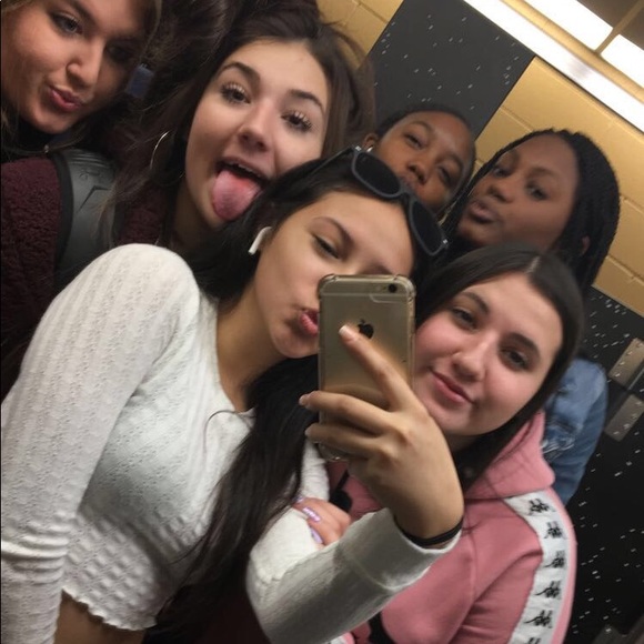 Meet your Posher, Christina - Picture 1 of 1